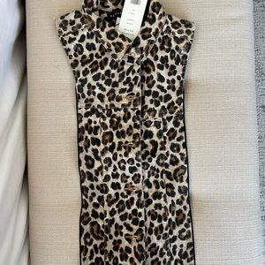 Brand new with tags. Veronica Beard Denim leopard print.